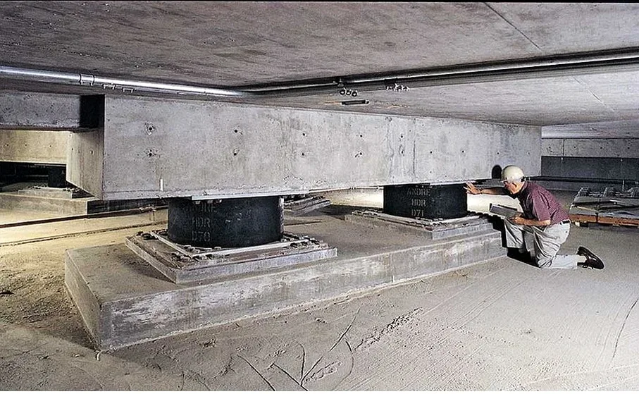 Diseño de Aislación Sísmica de Base en Arica: Solución Técnica para Zona de Alta Sismicidad